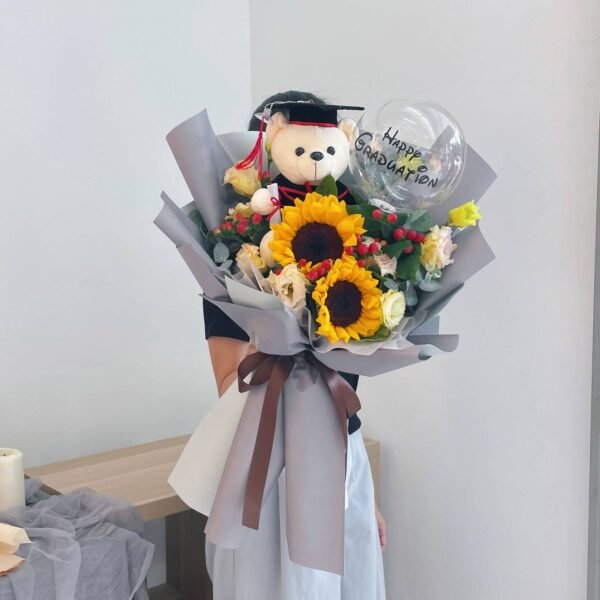 Fresh Flower | Winnie with Bear + Balloon